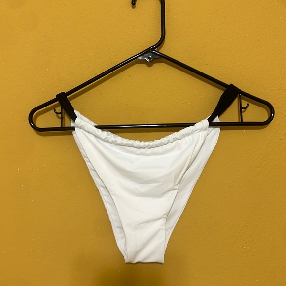 White bikini bottom brand new - Picture 1 of 3